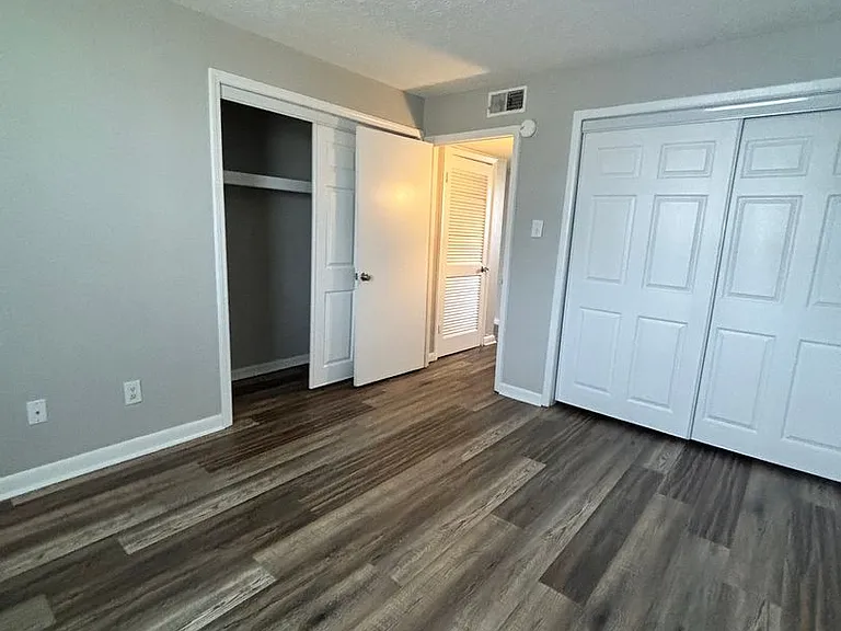 Blakely Place Apartments — Photo 7