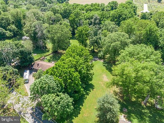 3rd image of 152 Hopewell Rd