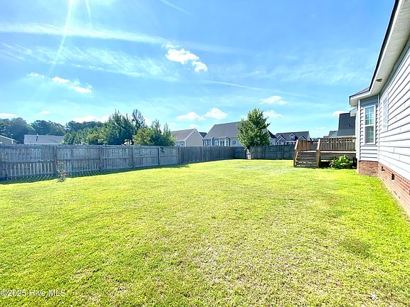 3rd image of 3161 Chesswood Ln