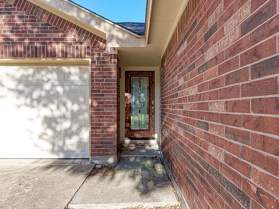 3rd image of 16833 Luckenwald Dr