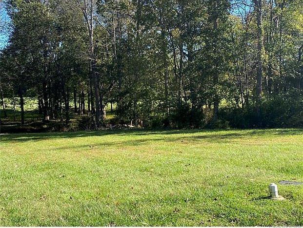 1st image of 211 Belle Meade Ct #14