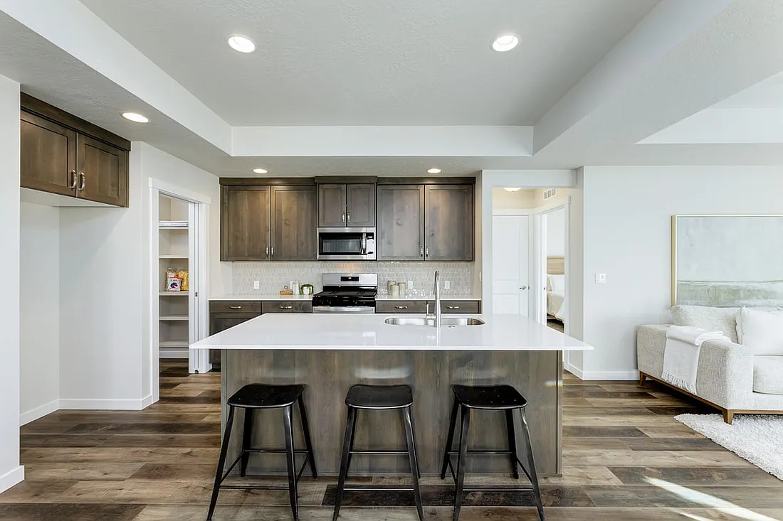 112 W Radiant Ridge Dr — Photo 2