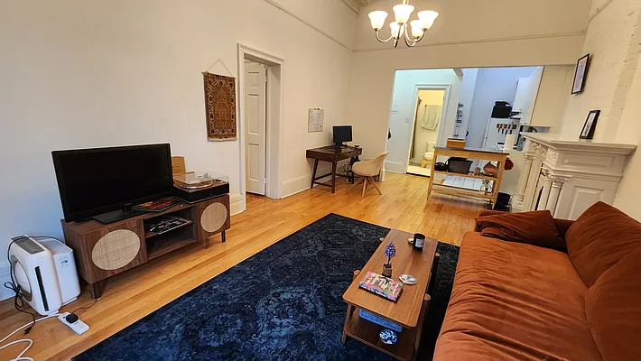 Rented by Metropolitan Realty | media 7