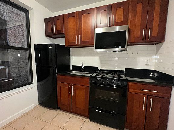 4th image of 327 W 35th St APT 3F