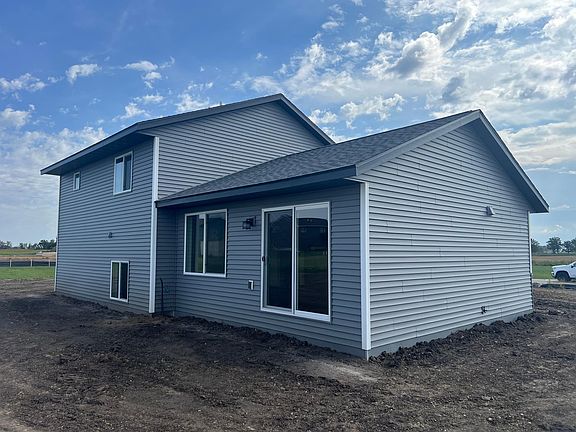 4th image of 311 11th St SE