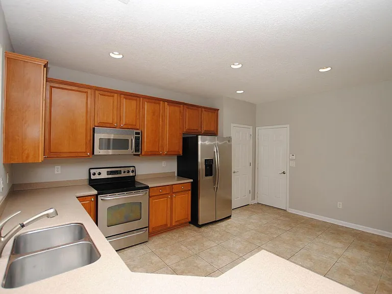 4038 Lionheart Dr — Photo 6