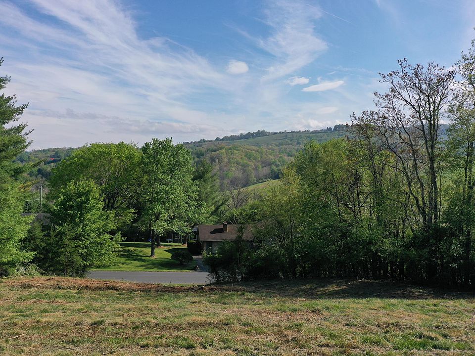 2nd image of Mount Vista Dr