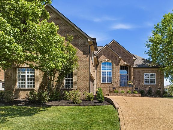 5th image of 1113 Claire Ct