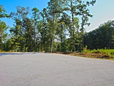 77 Harbor Dr, Seneca, SC, 29672