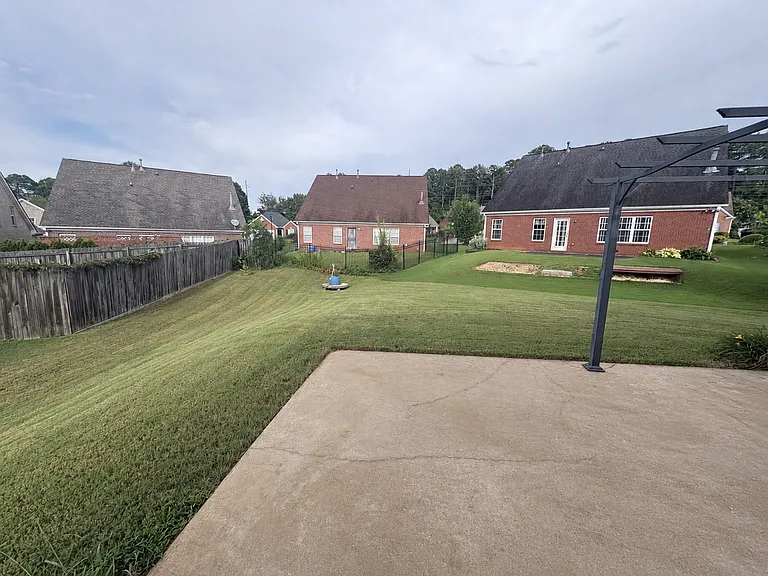 500 Liverpool Ct — Photo 40