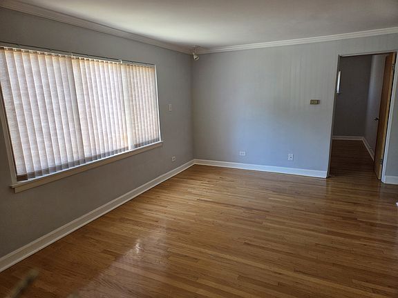 2nd image of 8701 S Sacramento Ave APT 2NW