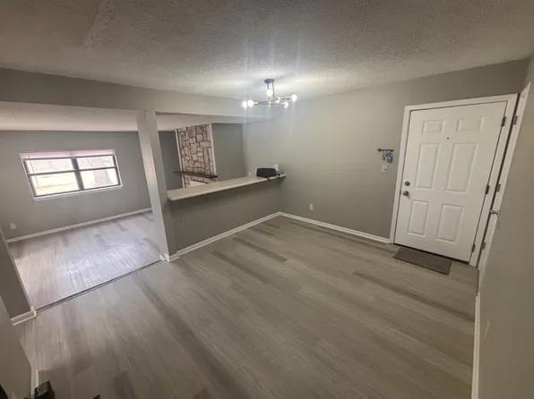 1319 Westbrooke St #1319, Lawrence, KS 66049