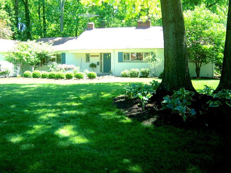 1st image of 21375 Hilliard Blvd
