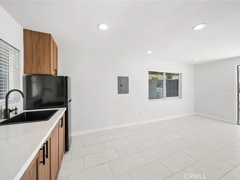 1610 Amador Ave #B — Photo 4