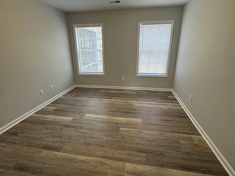 4529 Farm Lake Dr — Photo 8