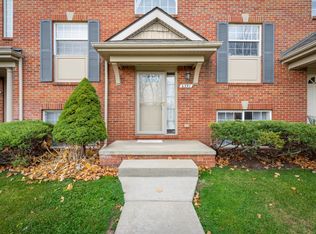 6391 Waldon Center Dr, Clarkston, MI 48346