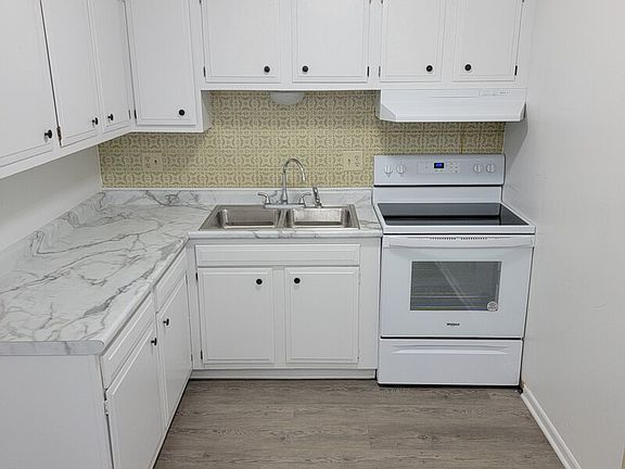 2nd image of 4200 Knob Hill Dr APT 5