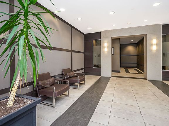 2nd image of 288 Hampton St #308