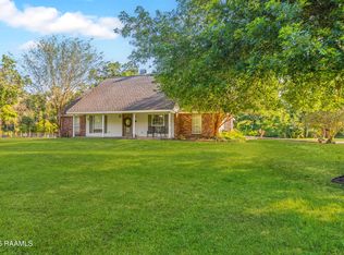 1073 Attakapas Rd, Saint Martinville, LA 70582