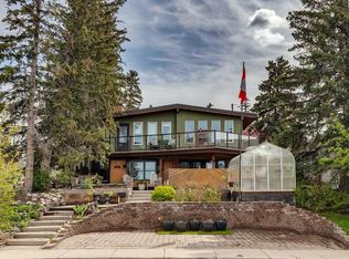 3232 W 15th St NW, Calgary, AB T2L 0K1