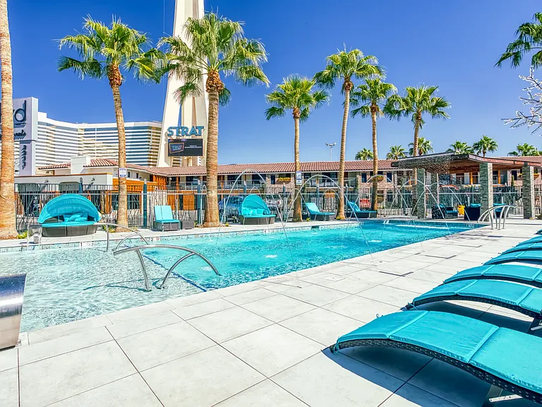 The BLVD Boutique Apartments — Photo 48