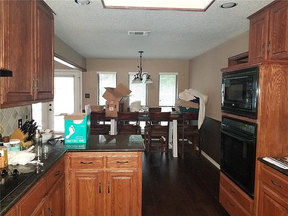 4th image of 1317 Highland Dr