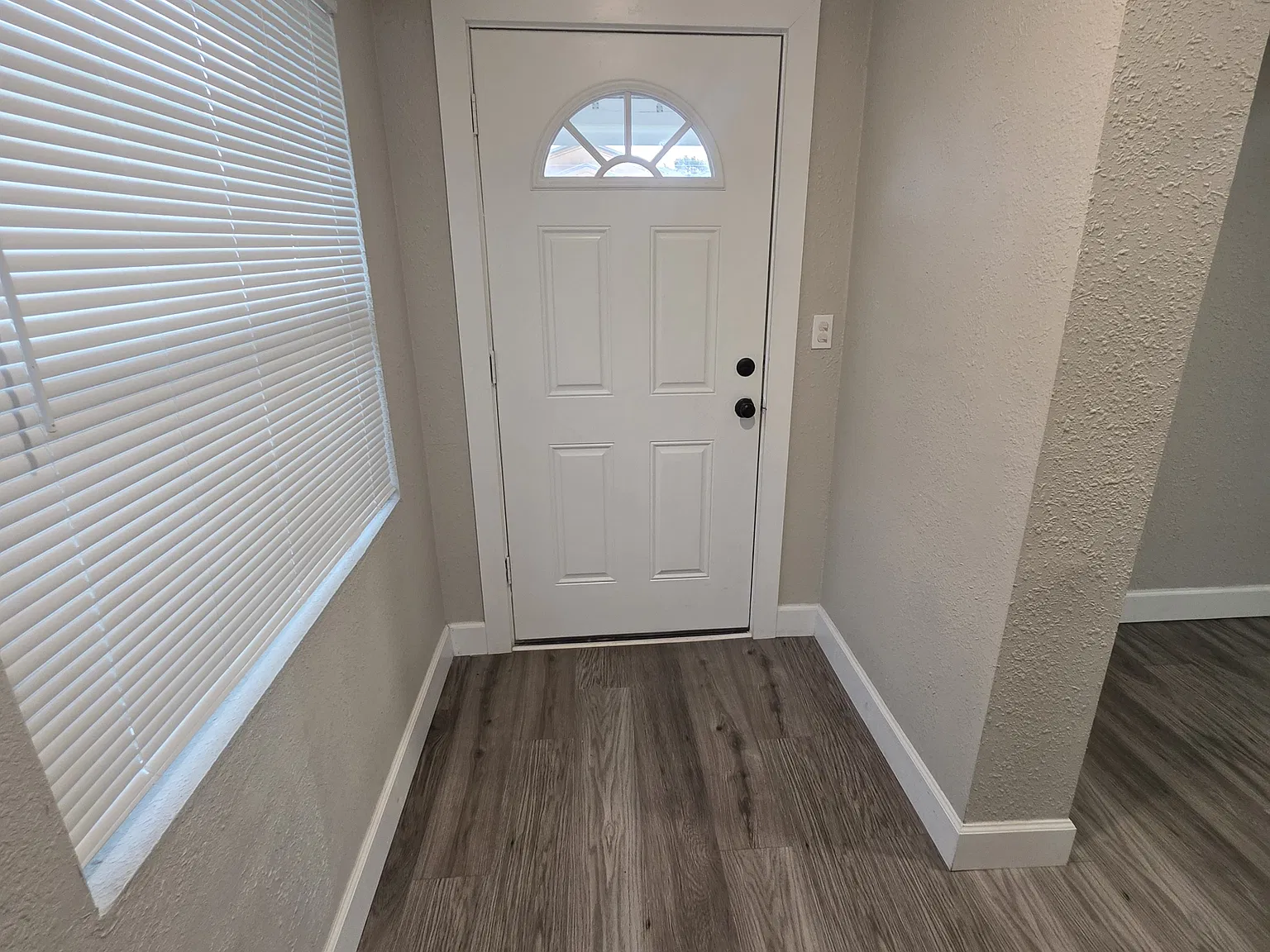 5808 Moncrief Rd — Photo 2