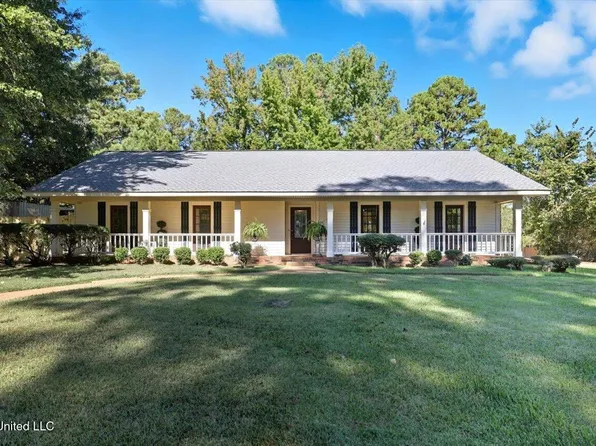 212 Edinburgh Ct, Brandon, MS 39047
