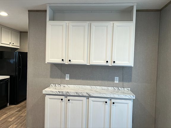 2nd image of 2101 SW 38th St Lot 131