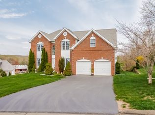 76 Salem Rd, Trumbull, CT 06611