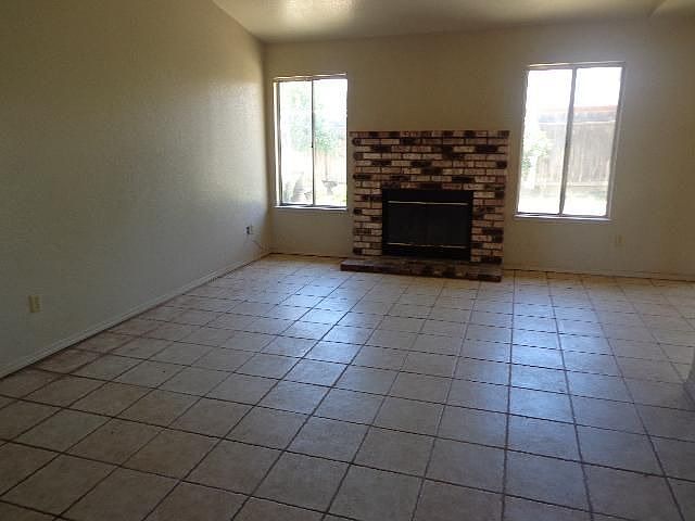 2nd image of 2030 Valley Oak Way
