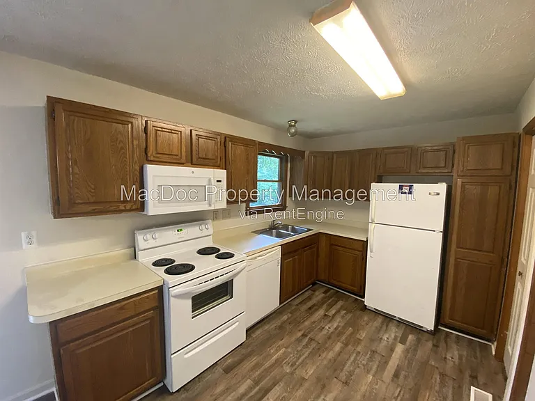 8302 Delegate Dr — Photo 13