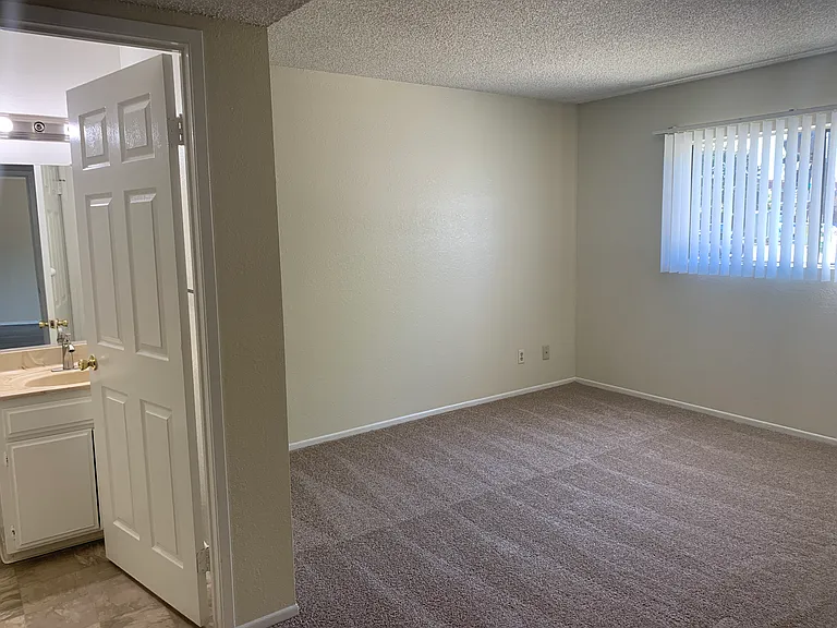 14259 Burbank Blvd #2 — Photo 13