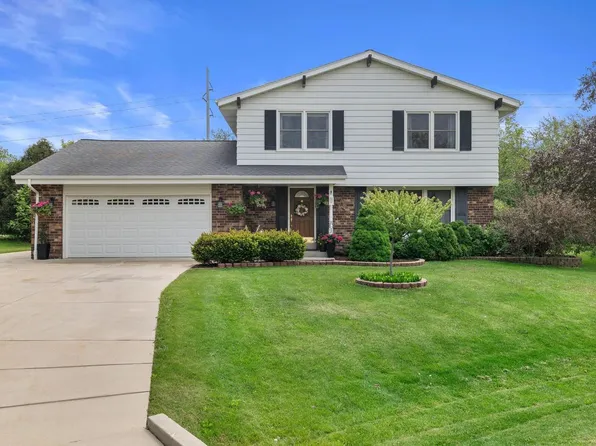 S78W17733 Canfield DRIVE, Muskego, WI 53150