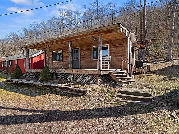 3rd image of 144 Coyote Ln