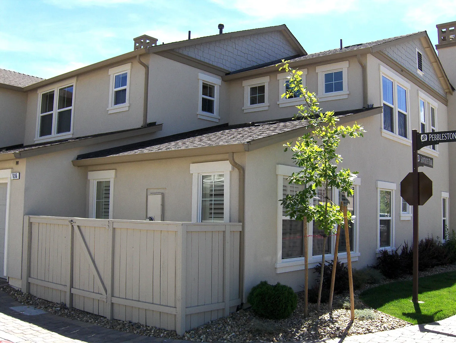 7696 Pebblestone Way photo 1