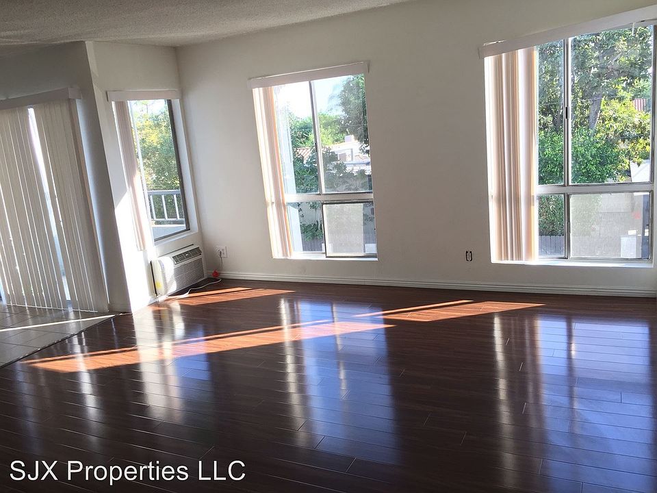1st image of 8061 Romaine St APT 301