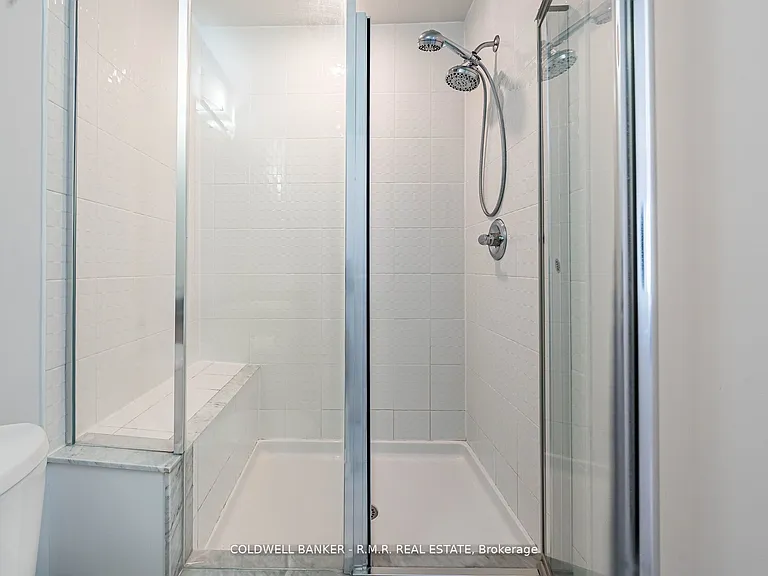 136 Brockley Dr — Photo 38