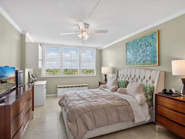 2600 N Flagler Dr #911 — Photo 6