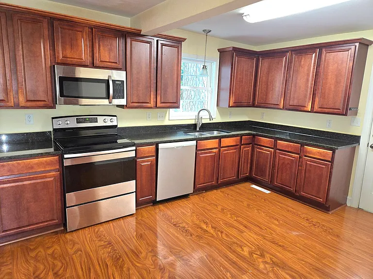2201 Pershing Ave — Photo 13