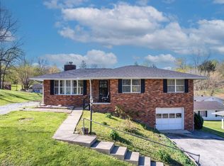 709 Circle Dr, Grayson, KY 41143