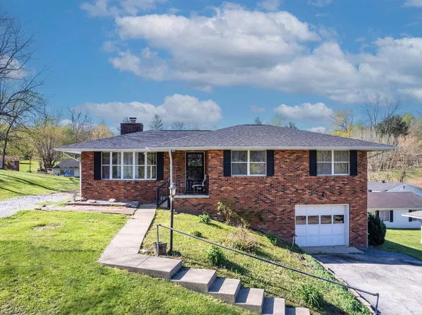 709 Circle Dr, Grayson, KY 41143