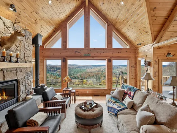 152 Wood Oak Drive, Narrowsburg, NY 12764