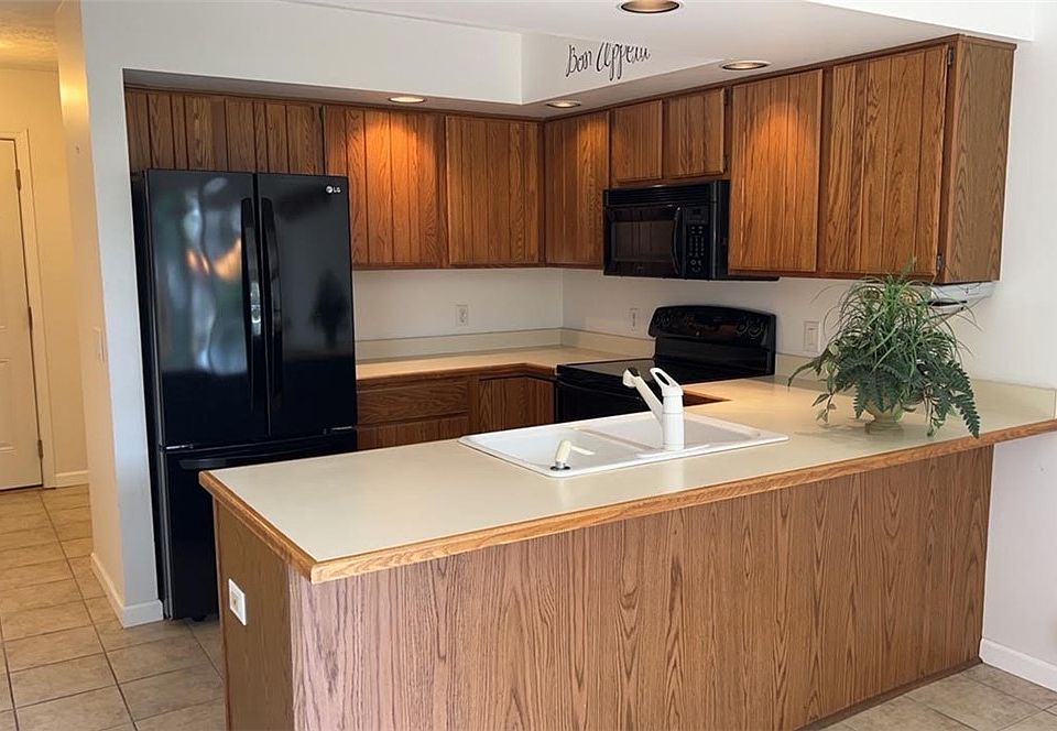 62 Ellington Cir Rochester, NY Zillow