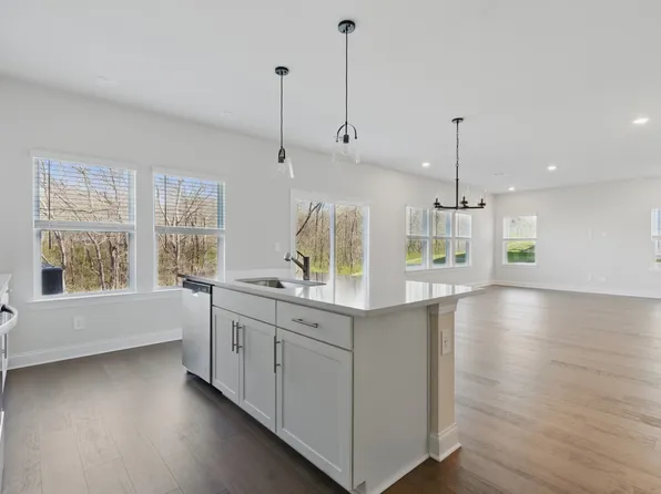 1343 Bluffton Cir, Clarksville, TN 37043