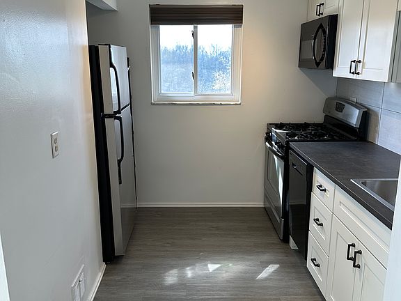 2nd image of 515 Decatur Ave APT 2