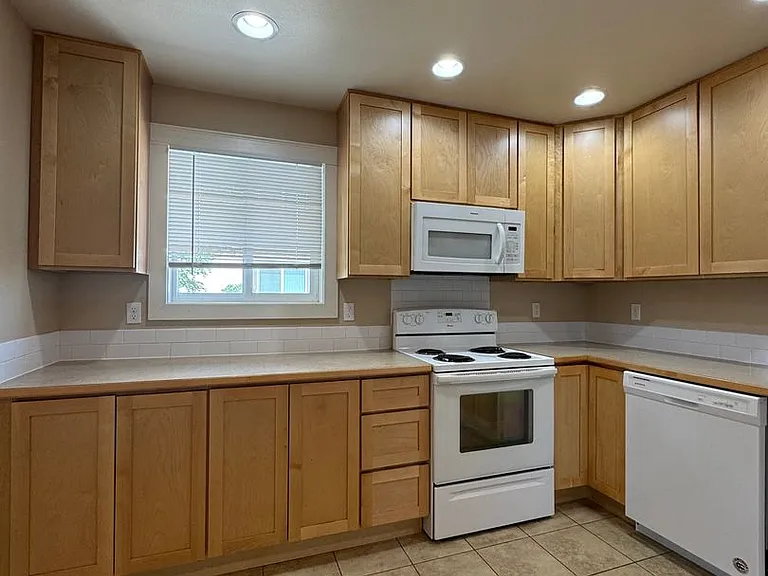 2237 Airport Rd — Photo 3