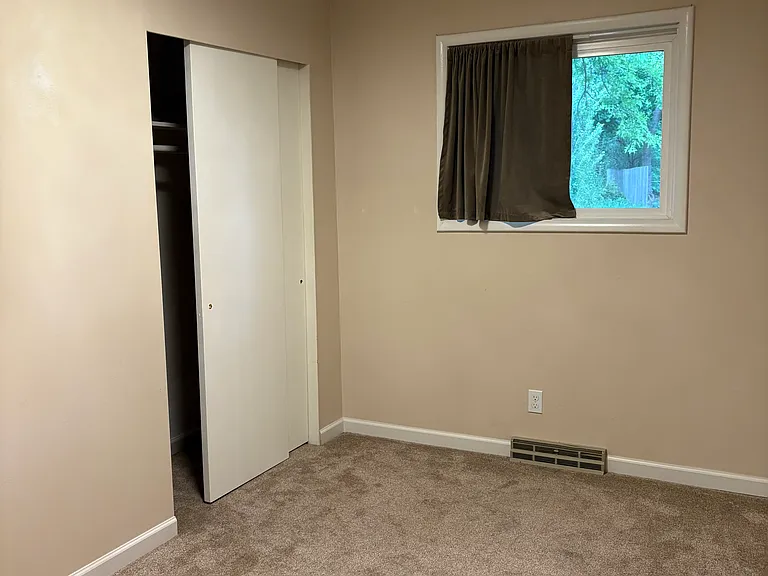 1405 Main St — Photo 4