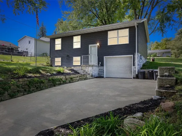 302 N Pratt St, Anamosa, IA 52205