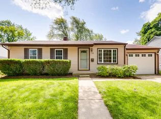 119 Forest Pl, Buffalo Grove, IL 60089